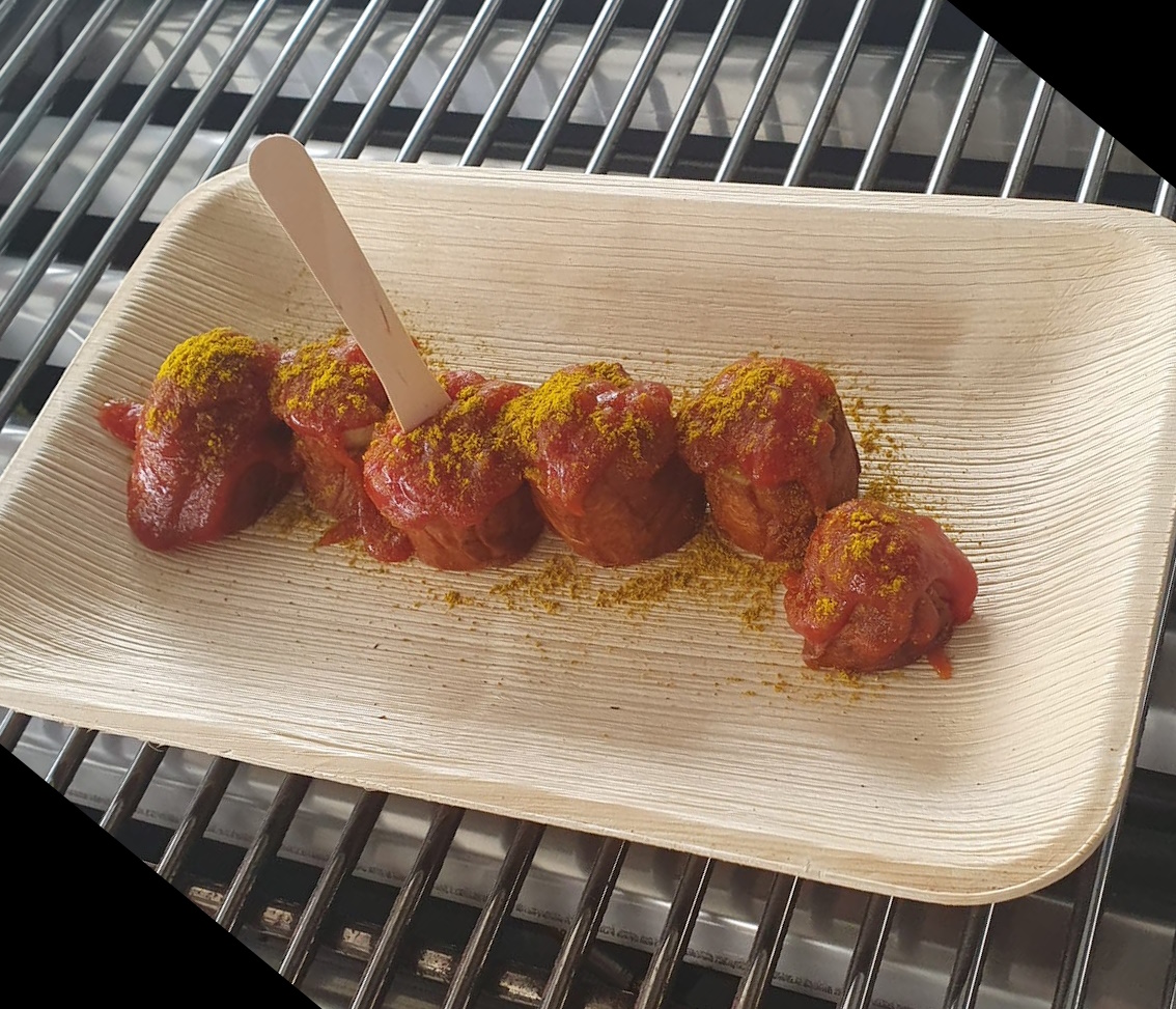 Berliner Currywurst bei der Schurkenküche in Dachsen nahe Rheinfall